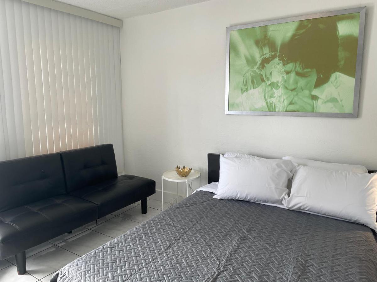 Trendy Studios In Hollywood Exterior foto