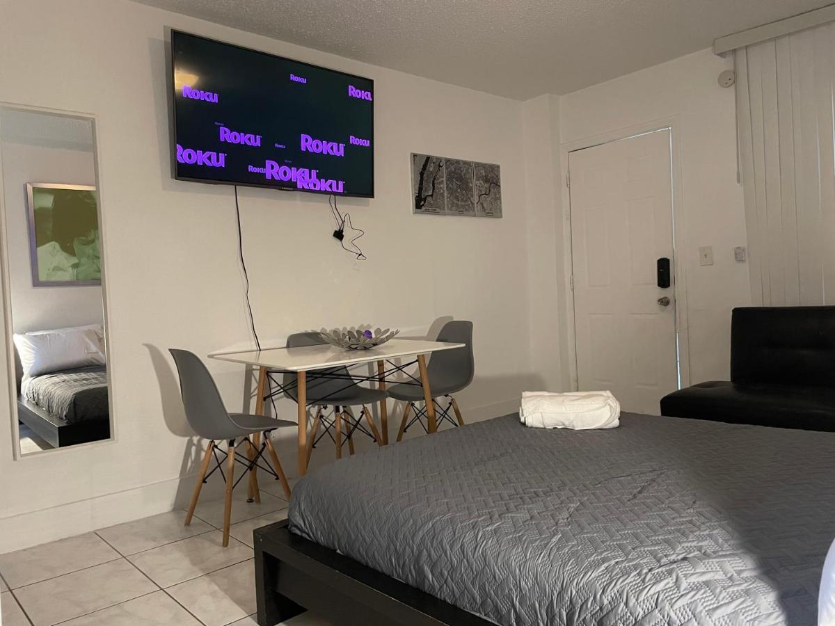 Trendy Studios In Hollywood Exterior foto