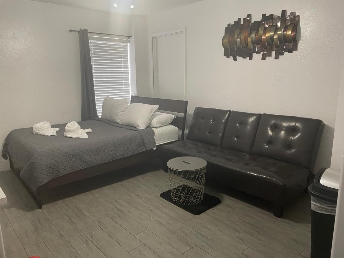 Trendy Studios In Hollywood Exterior foto
